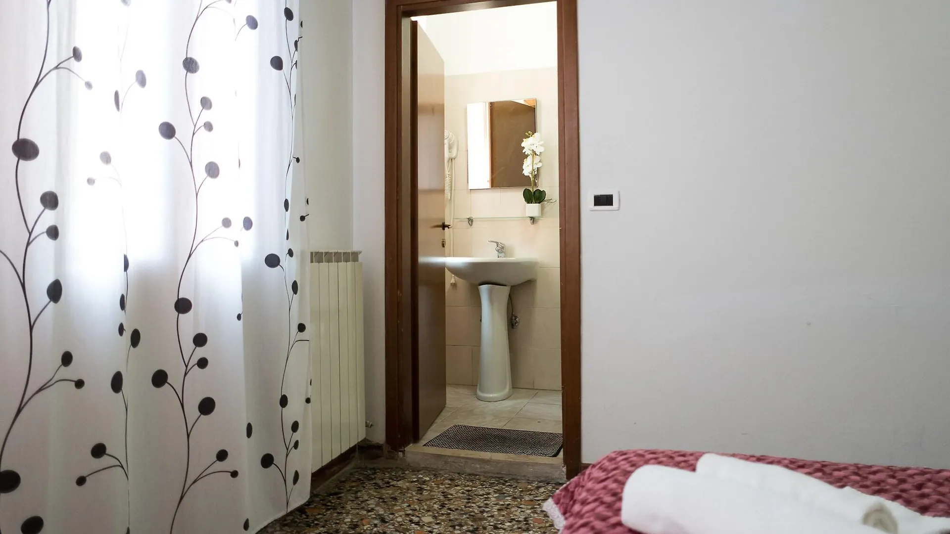 Backpackers House Venice Guest house
