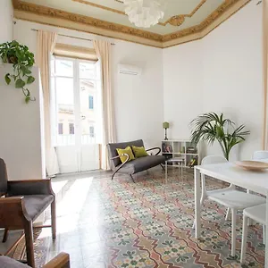Aria , Palermo Italy