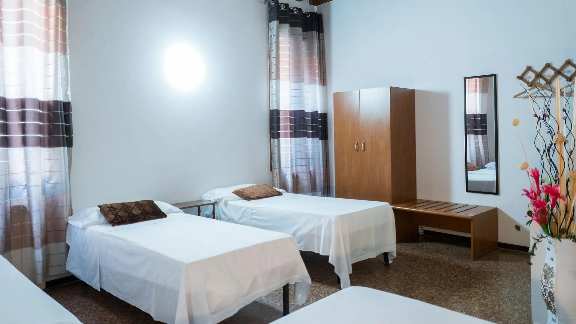 Backpackers House Βενετία Πανσιόν