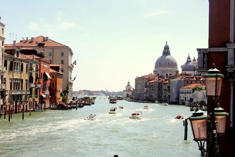 Backpackers House Venice Guest house