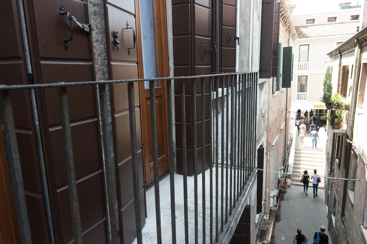Backpackers House Βενετία Πανσιόν
